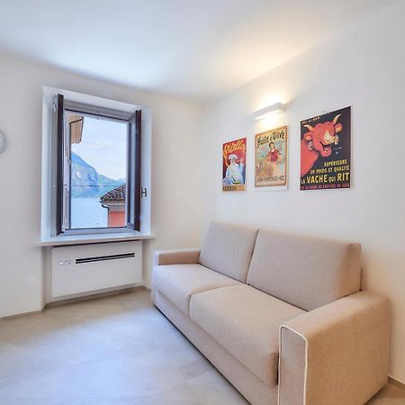 Sisters' House Apartment วาเรนนา ภายนอก รูปภาพ